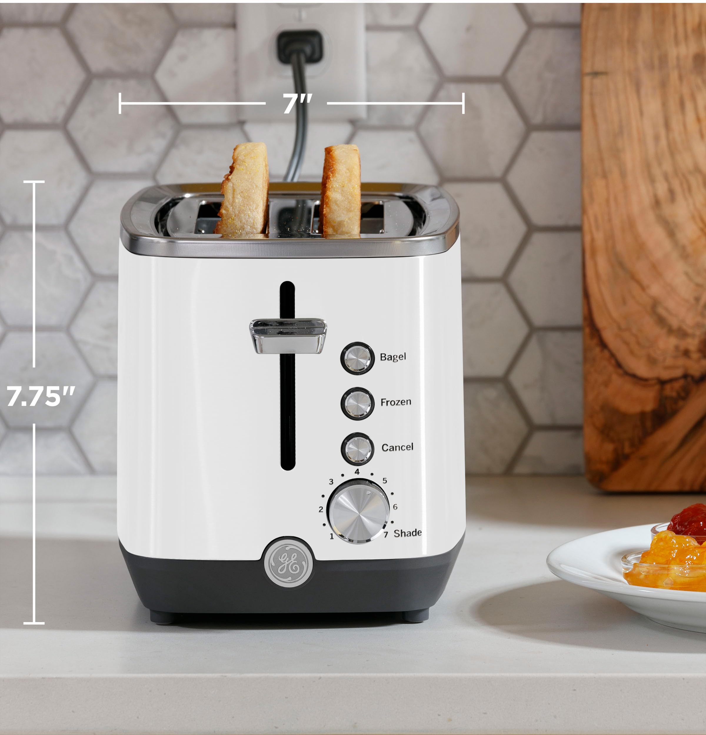 GE 4 Slice Toaster | Extra Wide Slots for Bagels, Breads, Waffles & More | 7 Shade Options | Countertop Kitchen Essentials | 1500 watt, White